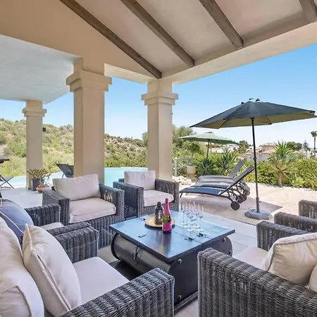 Villa Jardines